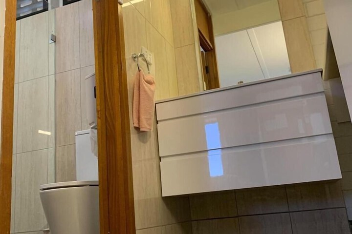 Room 42 of 54