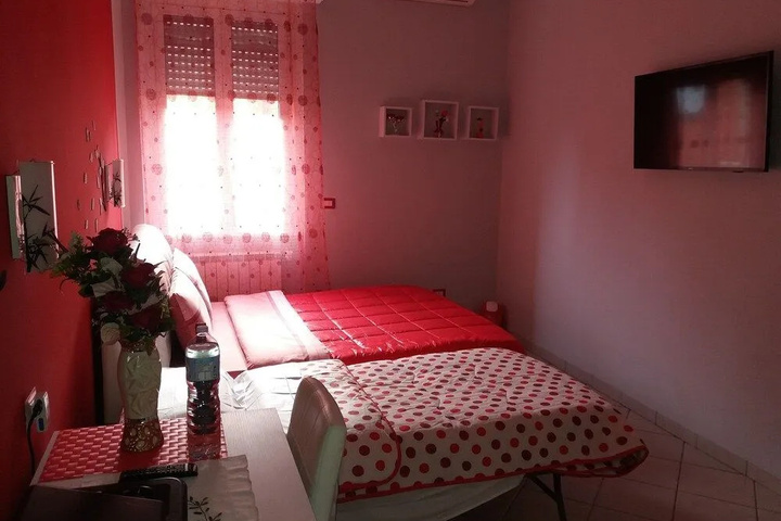 Room 4 of 15