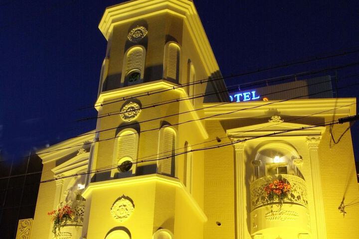 Front of property - evening/night