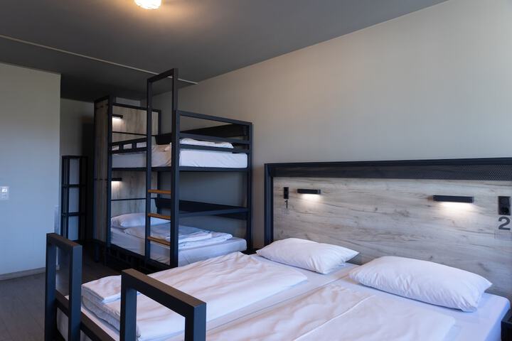 Room 53 of 85