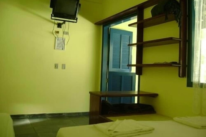 Room 8 of 31