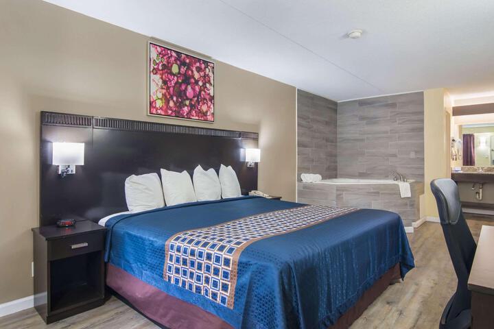 1 King Bed (11 of 20)