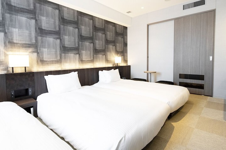 Room 10 of 40