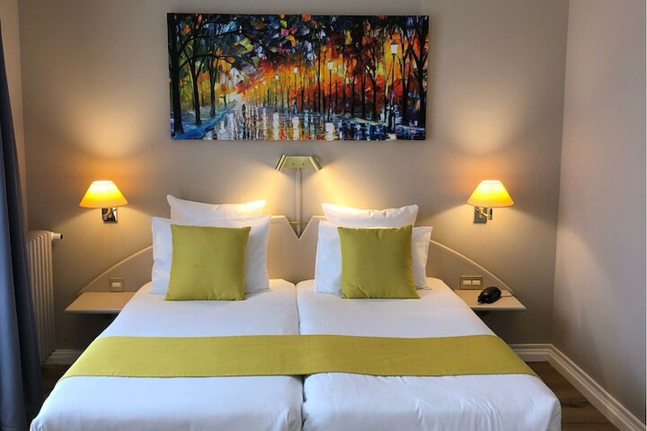 Room 57 of 106