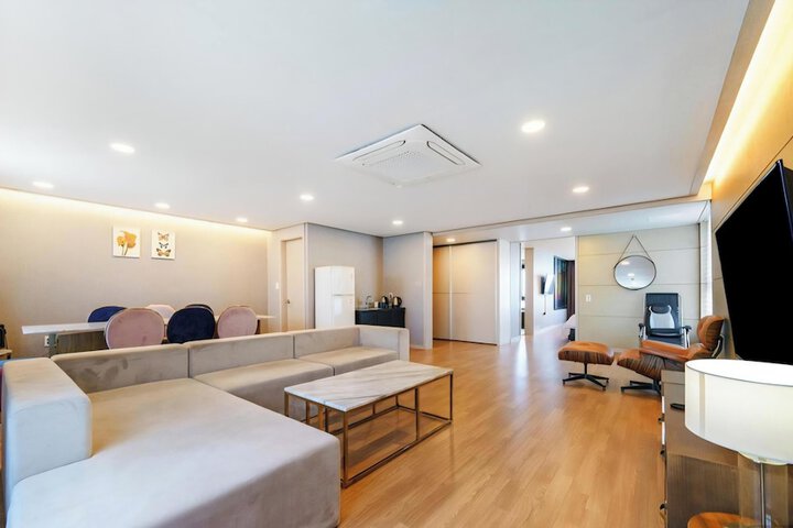 Room 34 of 62
