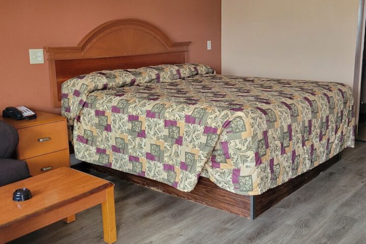 Room 14 of 32