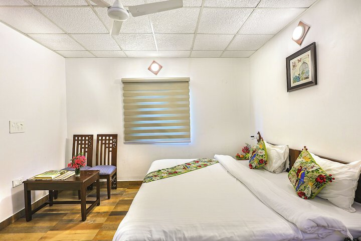 Room 15 of 60