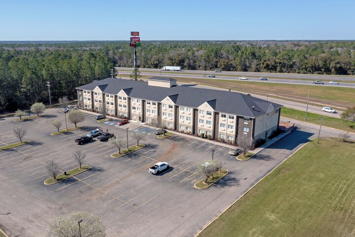 Hotel 207 of 213