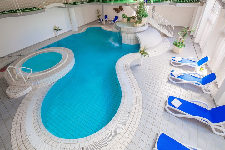 Pool 37 of 55