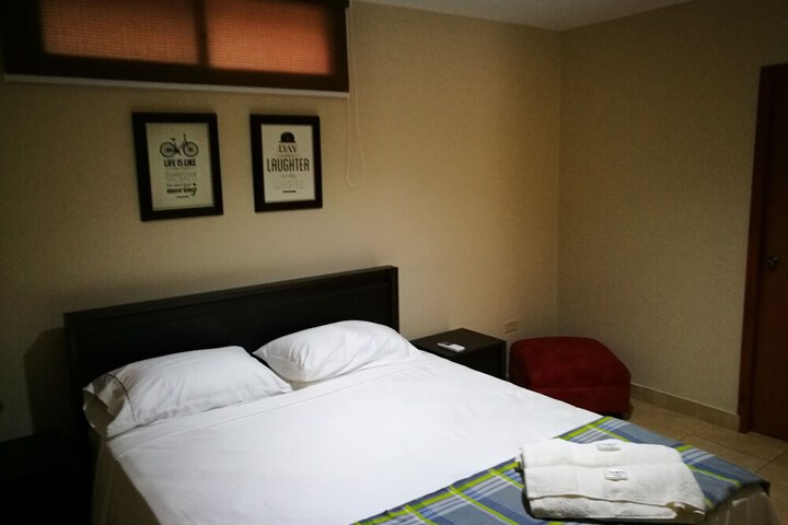 Room 4 of 61