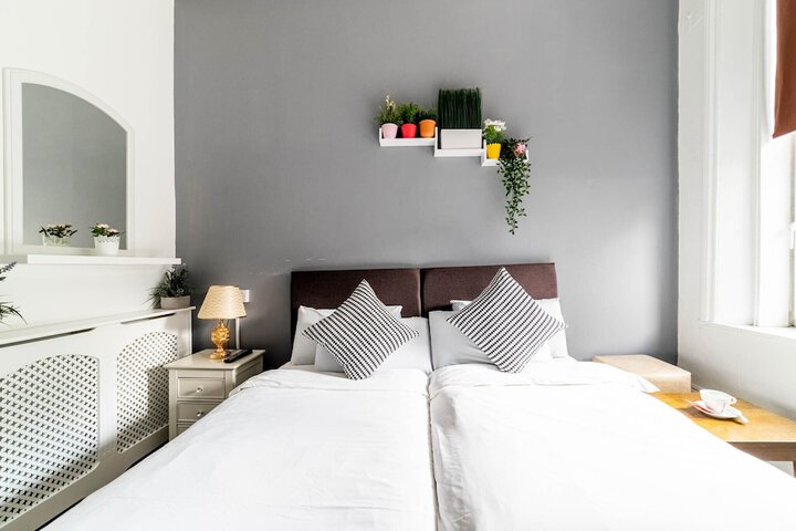 Room 13 of 75