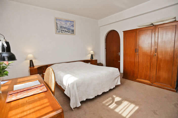 Room 5 of 37