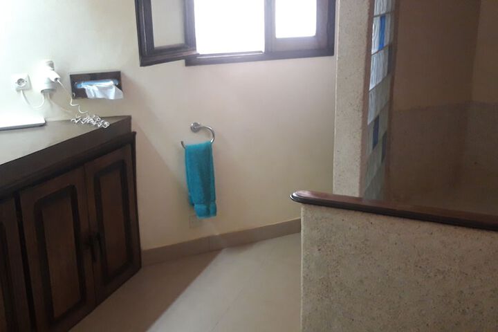 Room 17 of 68