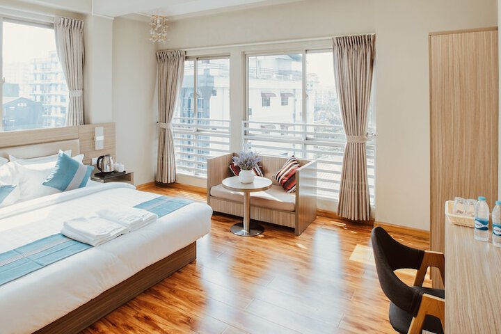 SERENE Stays Hotel
