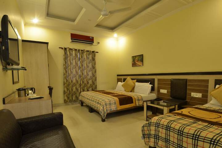 Room 16 of 31