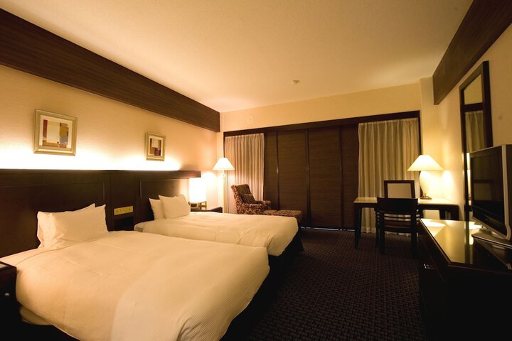 Room 13 of 128