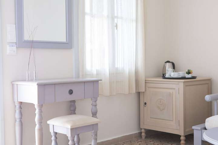 Room 5 of 238