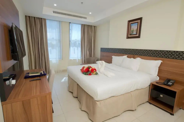 Room 4 of 15