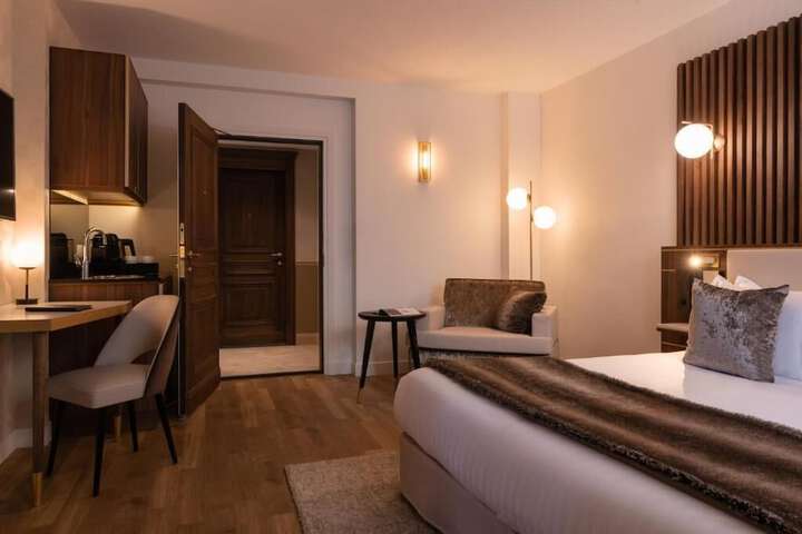 Room 21 of 42