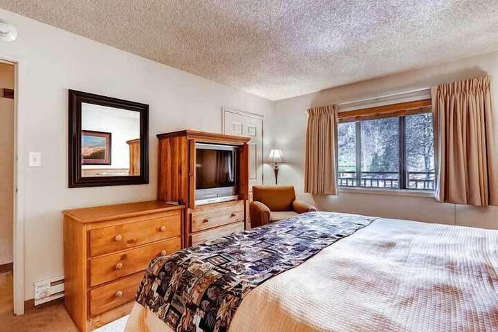 Room 3 of 85