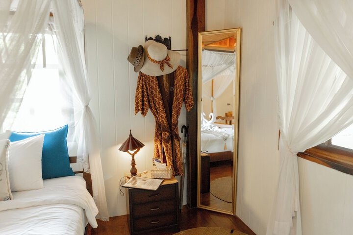 Room 27 of 268