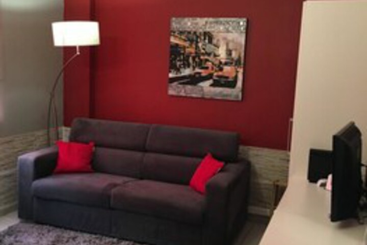 Room 9 of 12
