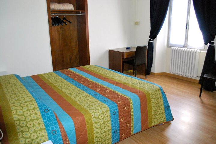 Room 4 of 55