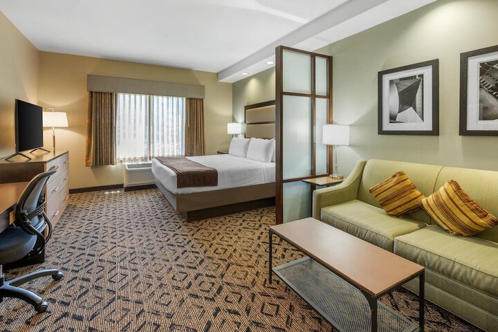 Room 4 of 30