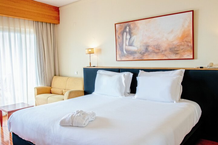 Room 13 of 82