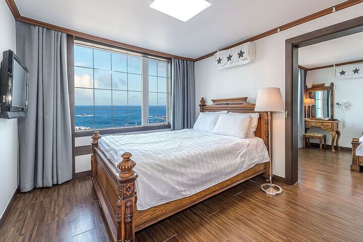Room 17 of 50