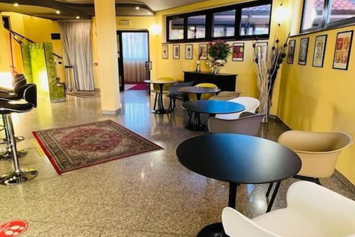Entrance & Lobby