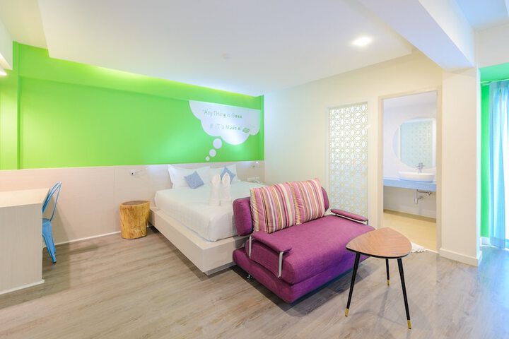 Room 4 of 144