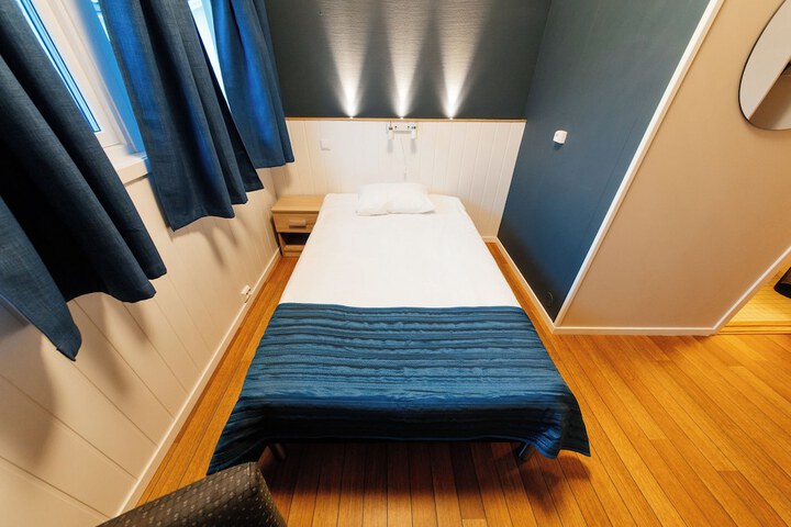 Room 37 of 199