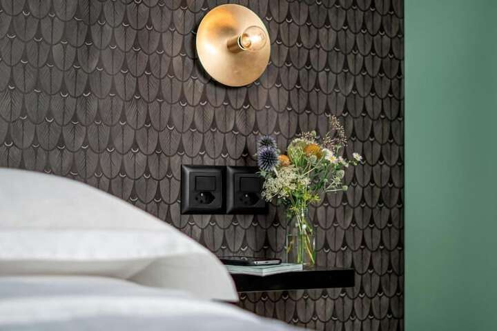 Room 2 of 49