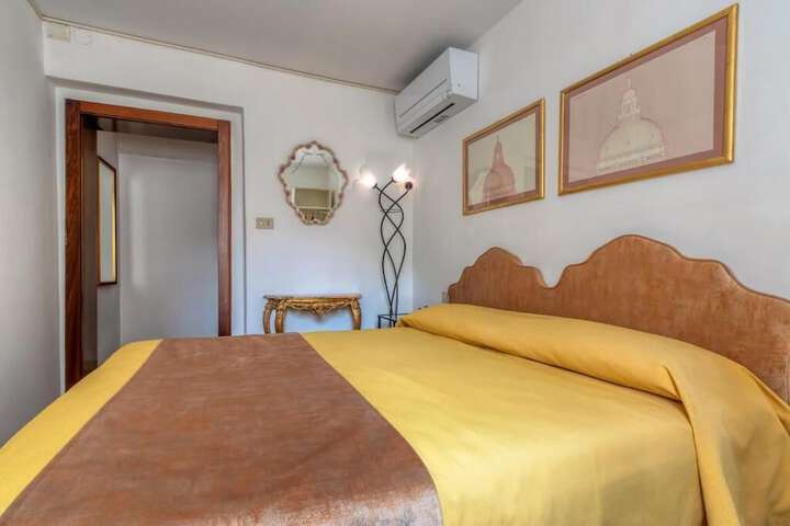 Room 37 of 65