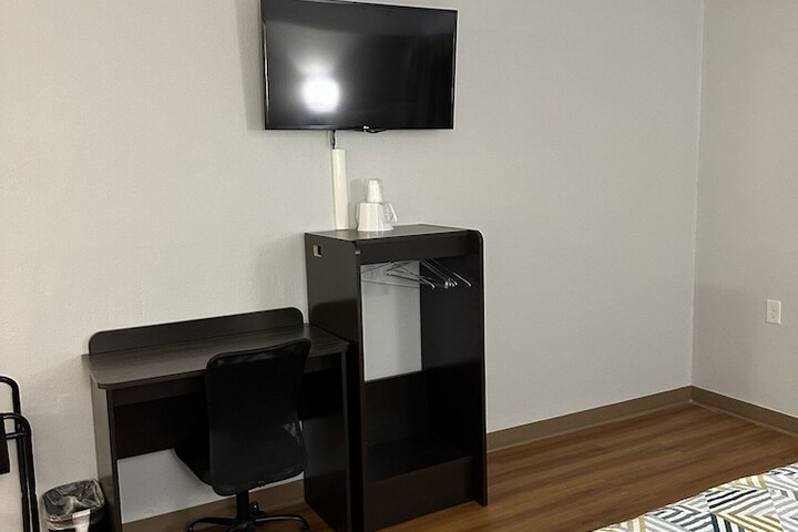 Room 34 of 123