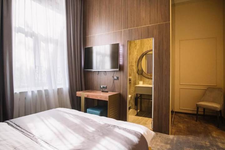 Room 27 of 120