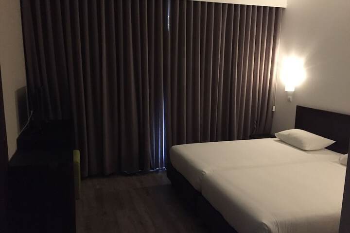 Room 12 of 51