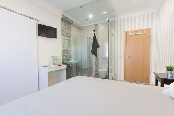 Room 10 of 15