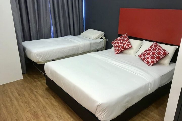 Room 8 of 13