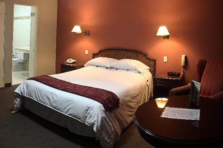 Room 2 of 4