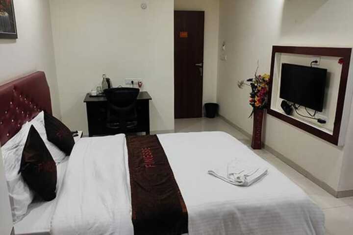 Room 9 of 28