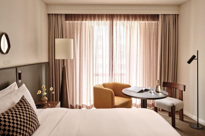 Room 3 of 150