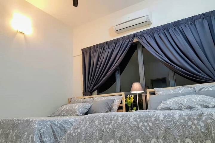 Room 8 of 43