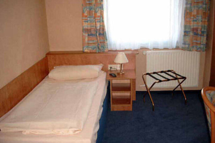 HOTEL SCHOENSITZ