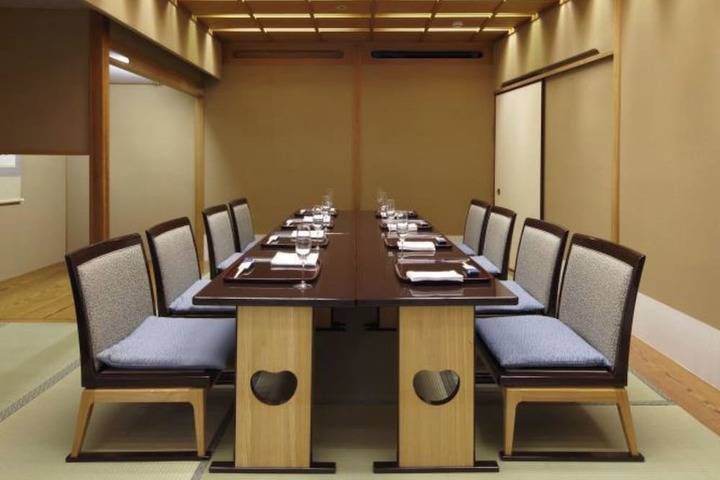 Dining 144 of 239