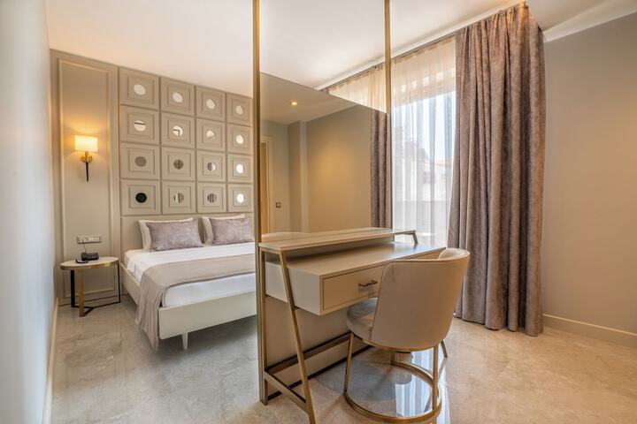 Room 27 of 85