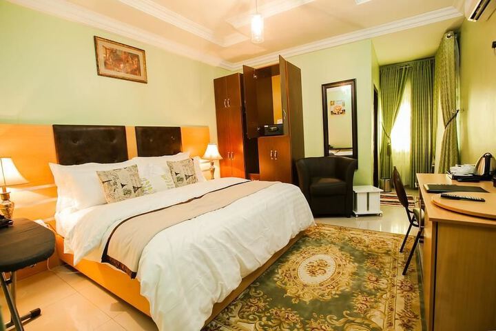 Room 8 of 24