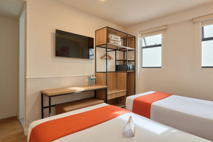 Room 26 of 84