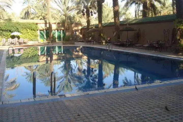 Hotel Pool